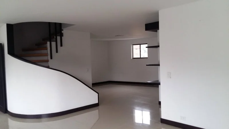 Venta o Arriendo Apartamento Duplex en el Oeste de Cali, B. Sta. Teresita