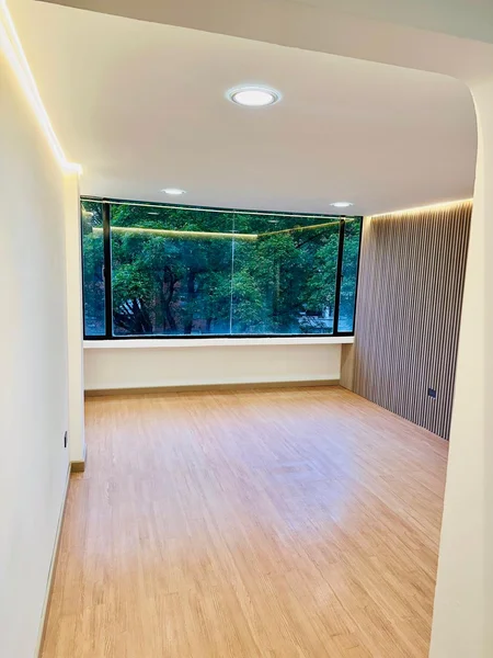 Apartamento remodelado con acabados de lujo en Chicó Norte, junto al Parque de la 93 — foto 3 de 13