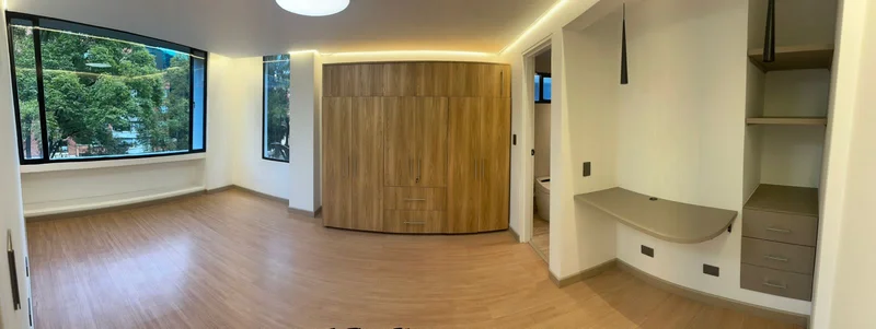 Apartamento remodelado con acabados de lujo en Chicó Norte, junto al Parque de la 93 — foto 5 de 13