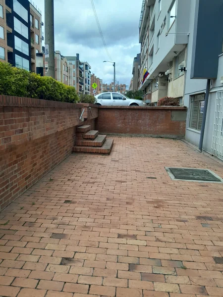VENTA LOCAL COMERCIAL EXTERIOR ESQUINERO SAN PATRICIO BOGOTA — foto 2 de 3