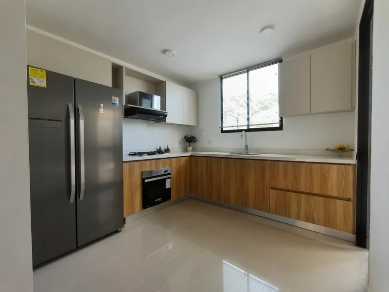 Casa de dos pisos sobre planos en Doral West, Cartagena | 3 habitaciones y 3 baños — foto 4 de 14