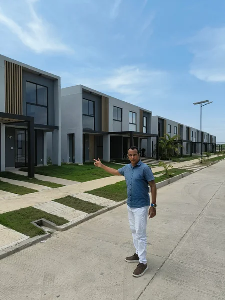 Casa de dos pisos sobre planos en Doral West, Cartagena | 3 habitaciones y 3 baños — foto 14 de 14