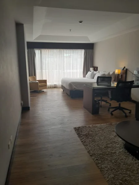 SUIT HOTELERA  — foto 4 de 8