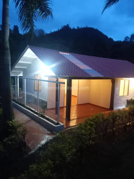 CASA CAMPESTRES EN LA VEREDA ARRAYAN - SAN FRANSISCO, CUNDINAMARCA — foto 6 de 11