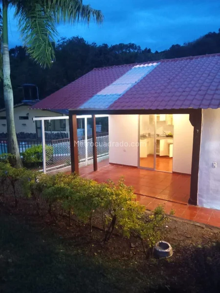 CASA CAMPESTRES EN LA VEREDA ARRAYAN - SAN FRANSISCO, CUNDINAMARCA — foto 10 de 11