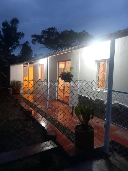 CASA CAMPESTRES EN LA VEREDA ARRAYAN - SAN FRANSISCO, CUNDINAMARCA — foto 9 de 11